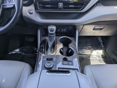 2022 Toyota Highlander Platinum