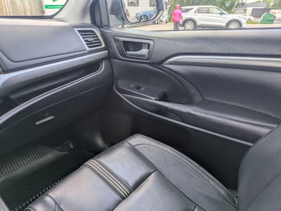2018 Toyota Highlander SE