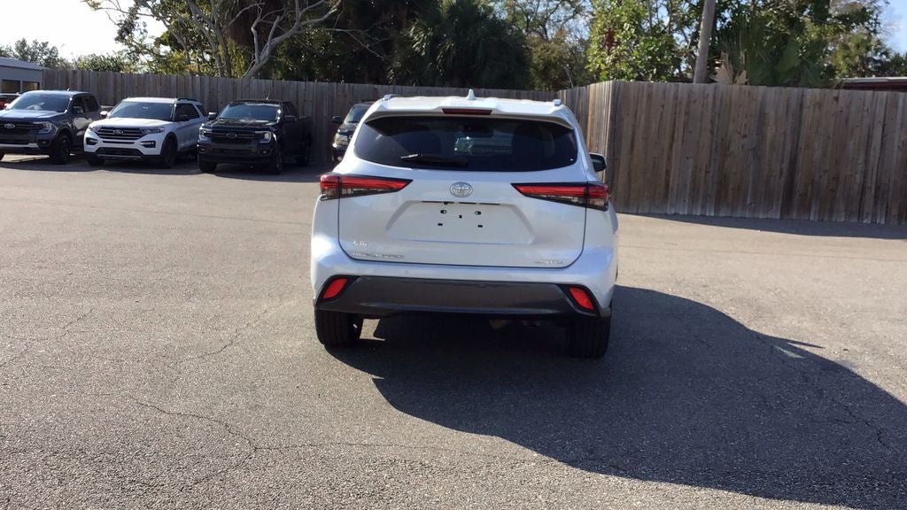 2023 Toyota Highlander L