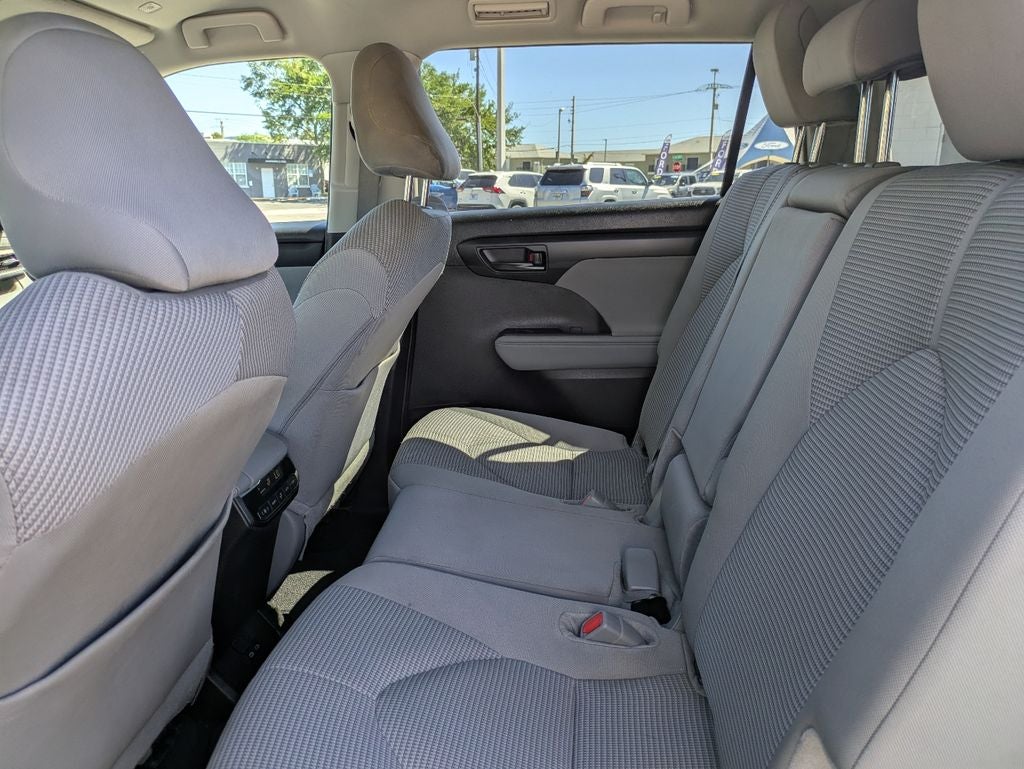 2024 Toyota Highlander LE