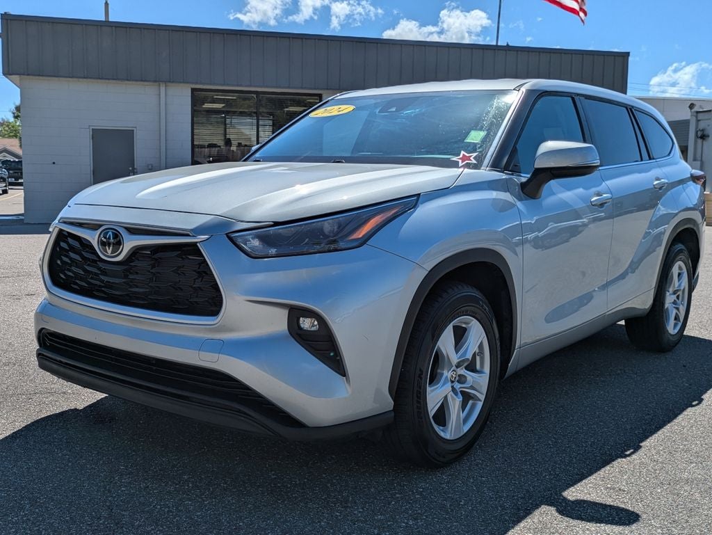 2024 Toyota Highlander LE