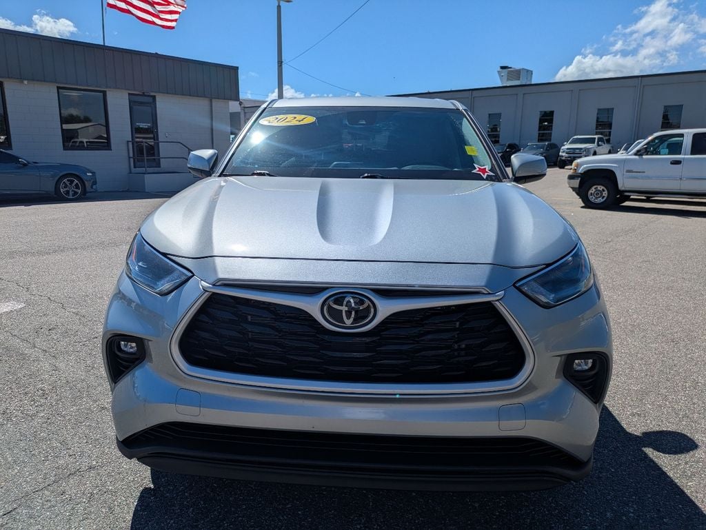 2024 Toyota Highlander LE