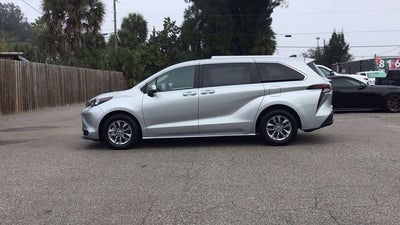 2024 Toyota Sienna LE 8 Passenger