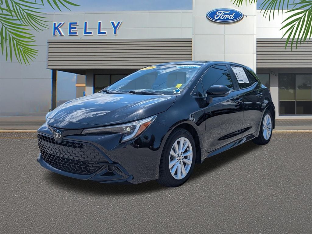 2025 Toyota Corolla Hatchback SE