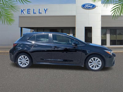2025 Toyota Corolla Hatchback SE