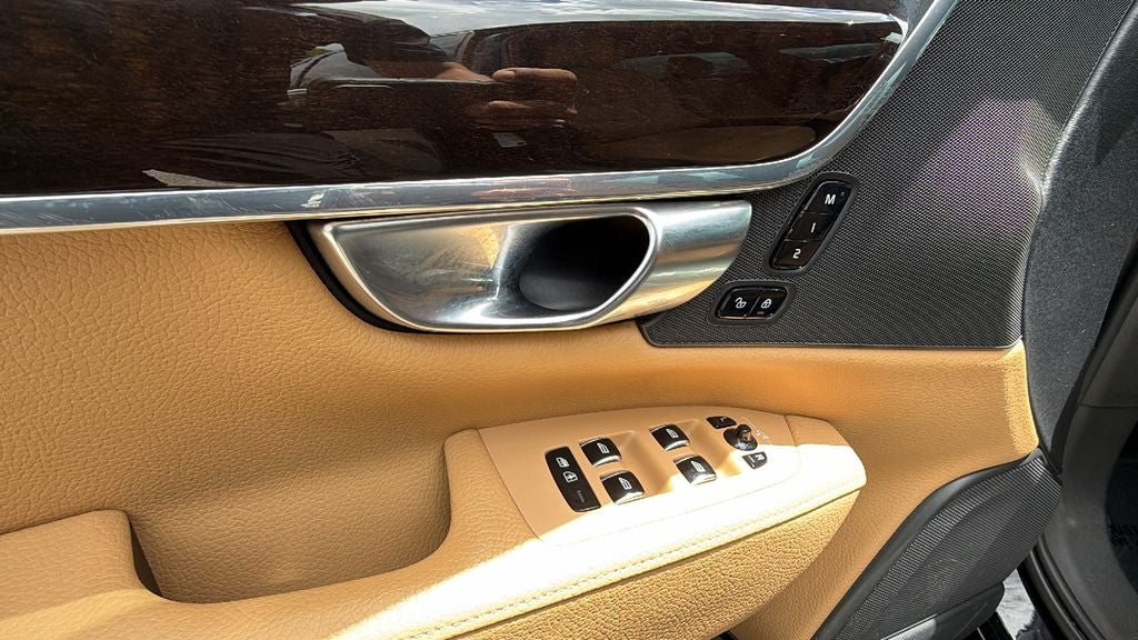 2018 Volvo S90 T5 Momentum