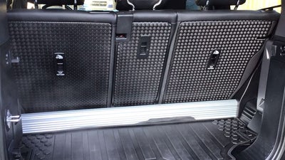 2023 Land Rover Defender 90 SE