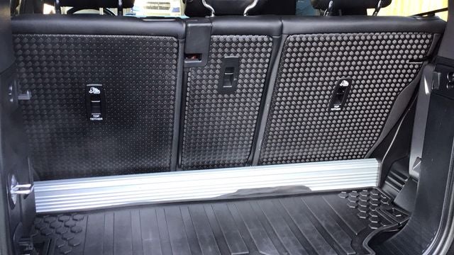 2023 Land Rover Defender 90 SE