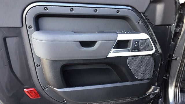 2023 Land Rover Defender 90 SE