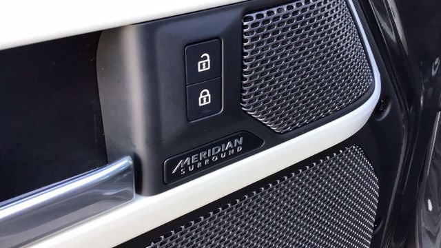 2023 Land Rover Defender 90 SE