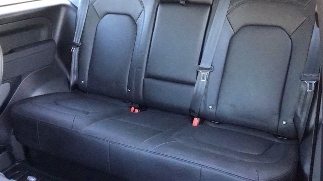 2023 Land Rover Defender 90 SE