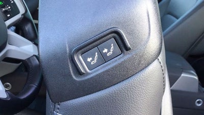 2023 Land Rover Defender 90 SE