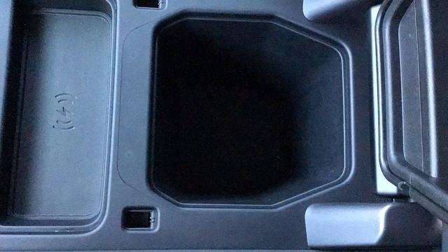 2023 Land Rover Defender 90 SE