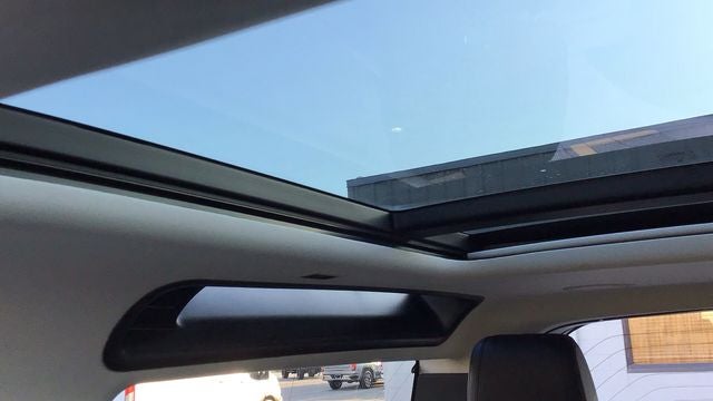 2023 Land Rover Defender 90 SE