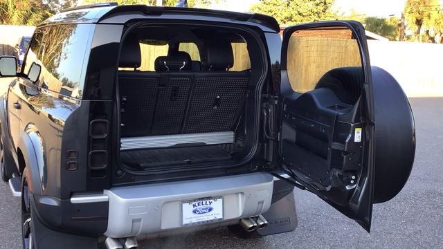 2023 Land Rover Defender 90 SE